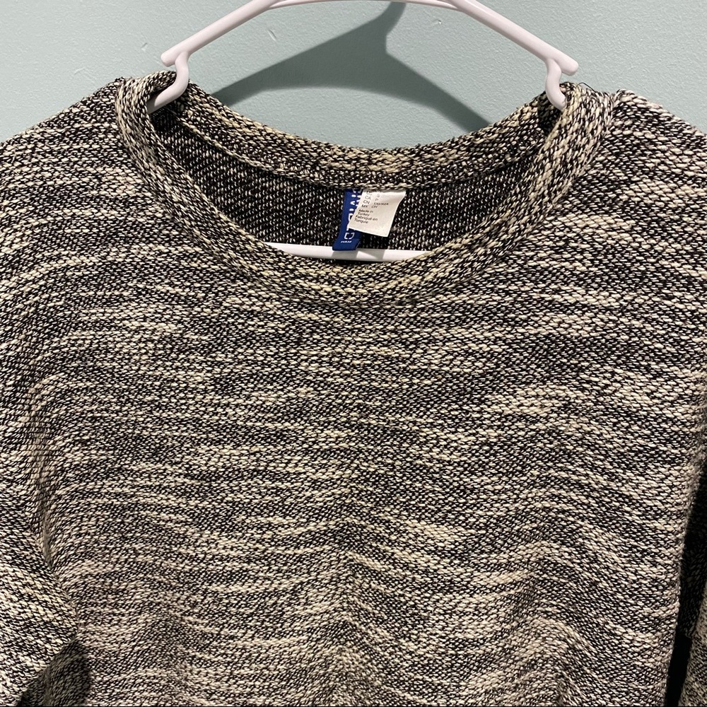 H&M Sweater - Picture 2 of 4